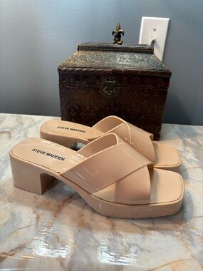 Steve Madden Jomay Crossed Strap Sandal Sz 8